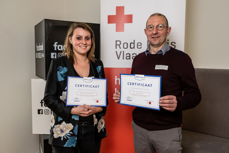 Isha Van den Broeck en Rik Vercoutere, vrijwilligers bij Rode Kruis-Vlaanderen