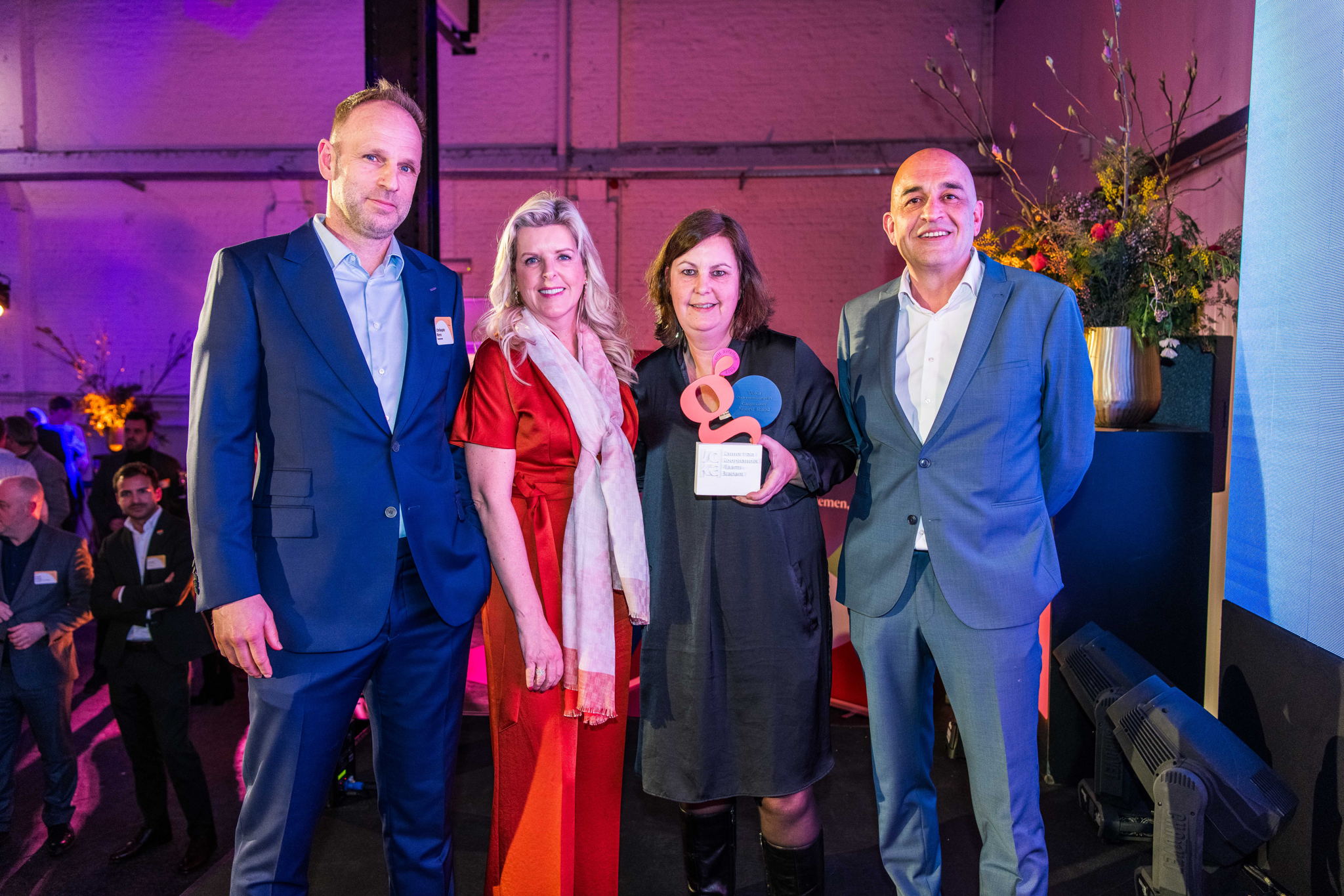 V.l.n.r Christophe Pierre, regiovoorzitter Noord-Rand, Daniëlle Vanwesenbeeck, voorzitter Voka-KVK Vlaams-Brabant, Kirsten Carlier, CEO DHL Aviation, Kris Claes, gedelegeerd bestuurder Voka-KvK Vlaams-Brabant