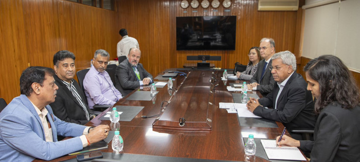 Consul General of France in India visits ICRISAT headquarters