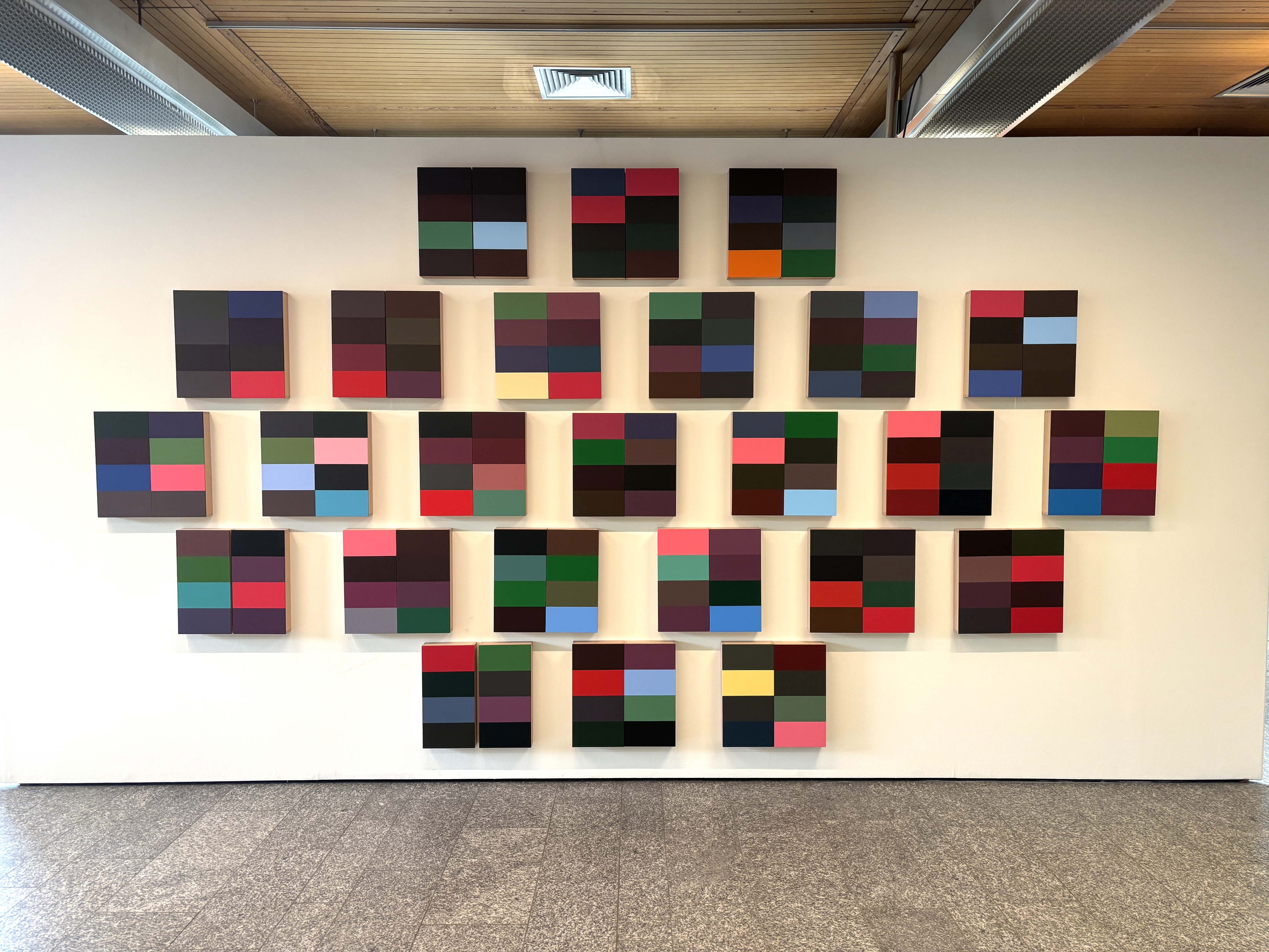 ‘This is not a flag’ – Nouvelle œuvre d'art sur le Mur d'art de l'UZ Brussel