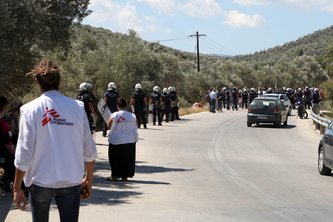 MSF strongly condemns the violent attacks by anti-migrant protesters on its pediatric clinic on the Greek island of Lesvos yesterday