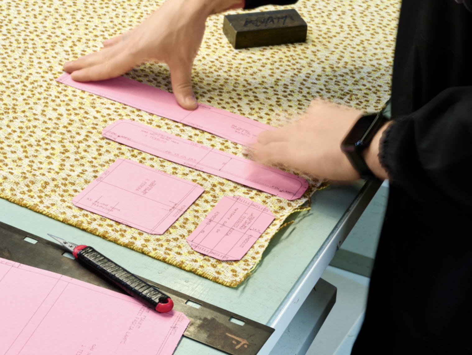 KVADRAT/RAF SIMONS LAUNCHES TWO NEW TEXTILES AND UPDATES THE DYNAMIC SHAKER SYSTEM UNIVERSE WITH RIA 2 UPHOLSTERY TEXTILE