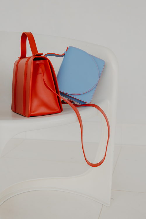 Mieke Dierckx_Doublé Red + Micro bleu ciel red