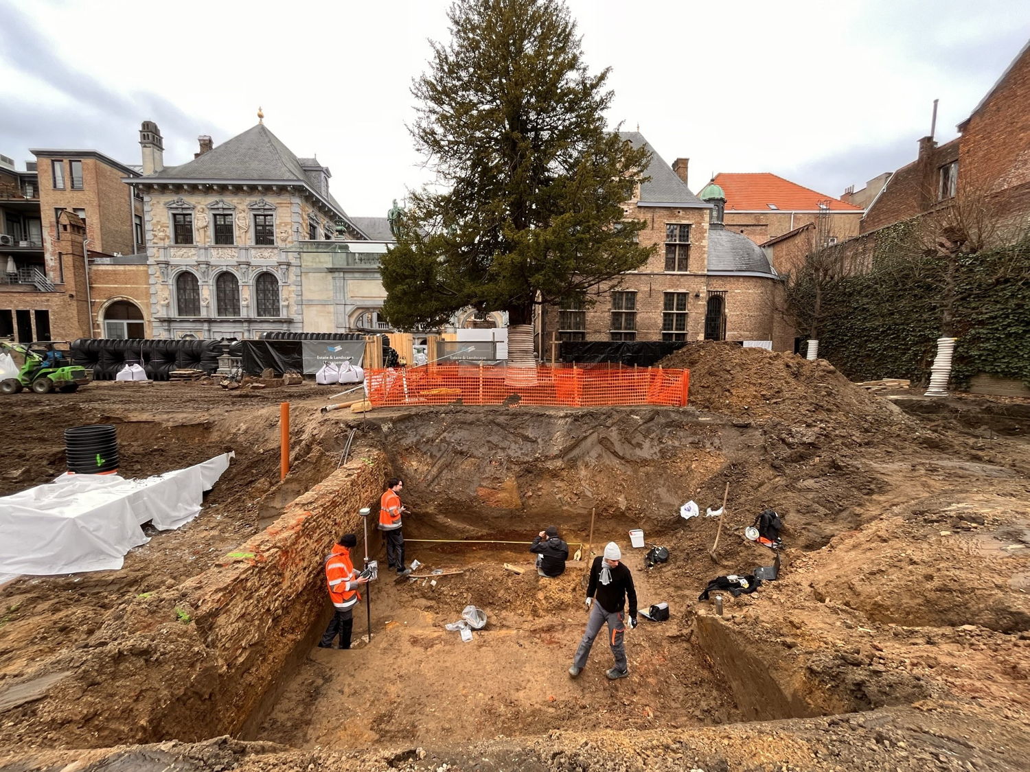 laatmiddeleeuwse kuilen ©dienst archeologie stad Antwerpen