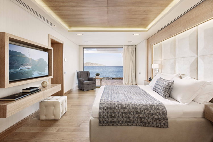 Ambassador Bungalow Suite Waterfront