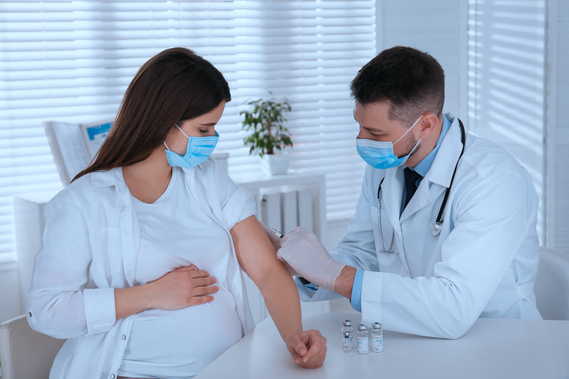 Vaccinatie bij zwangere vrouwen : bijna 1 op de 7 betrokken vrouwen is niet op de hoogte van de aanbevolen vaccins tijdens de zwangerschap om hun baby vanaf de geboorte te helpen beschermen¹