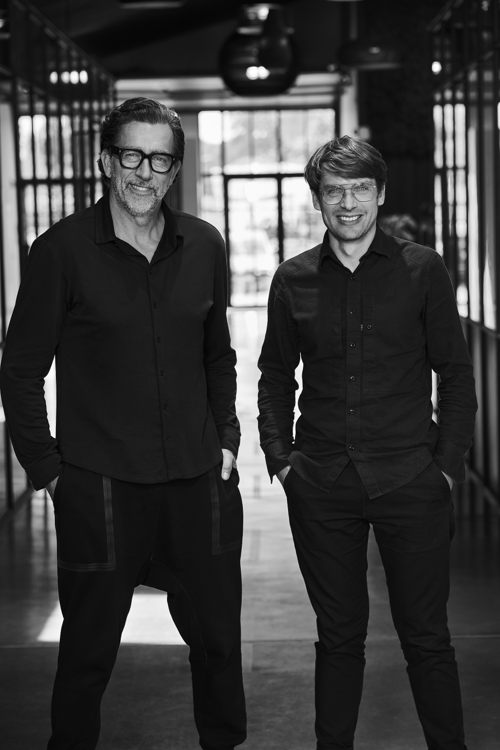 Luc Van Mol (gauche) et Matthias Hindriks (droite)