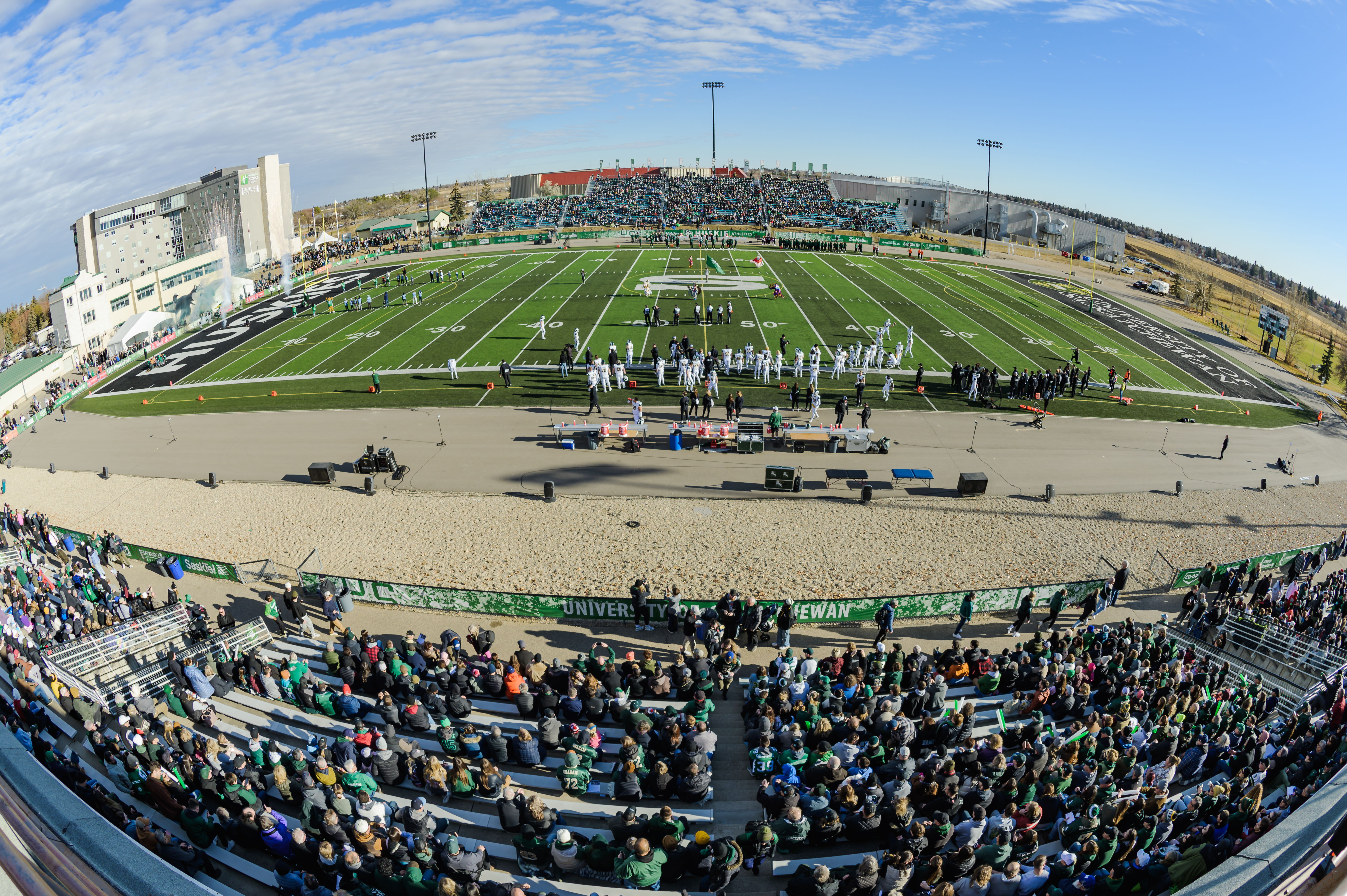 A modern Hardy Cup record crowd of 6,355 fans took in the game at Griffiths Stadium.