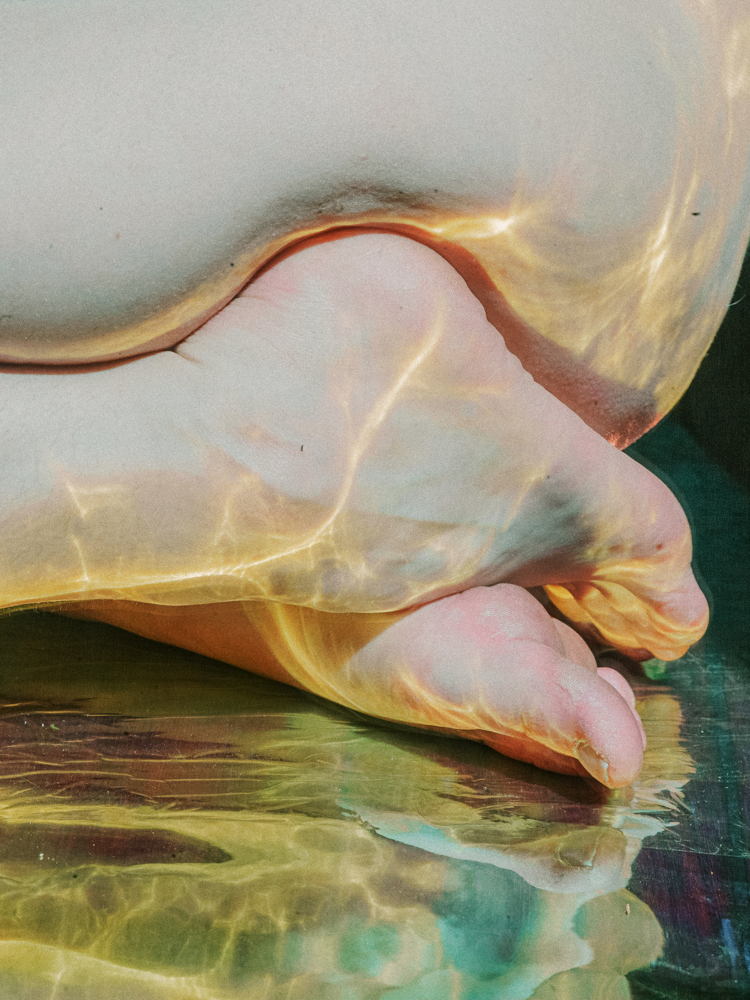 Lucile Boiron, Zonder titel (6/6), 2020, Inkjet print op Tecco Metal  papier, 55 x 41 cm, © Lucile Boiron, Courtesy, HORS-CADRE Galerie