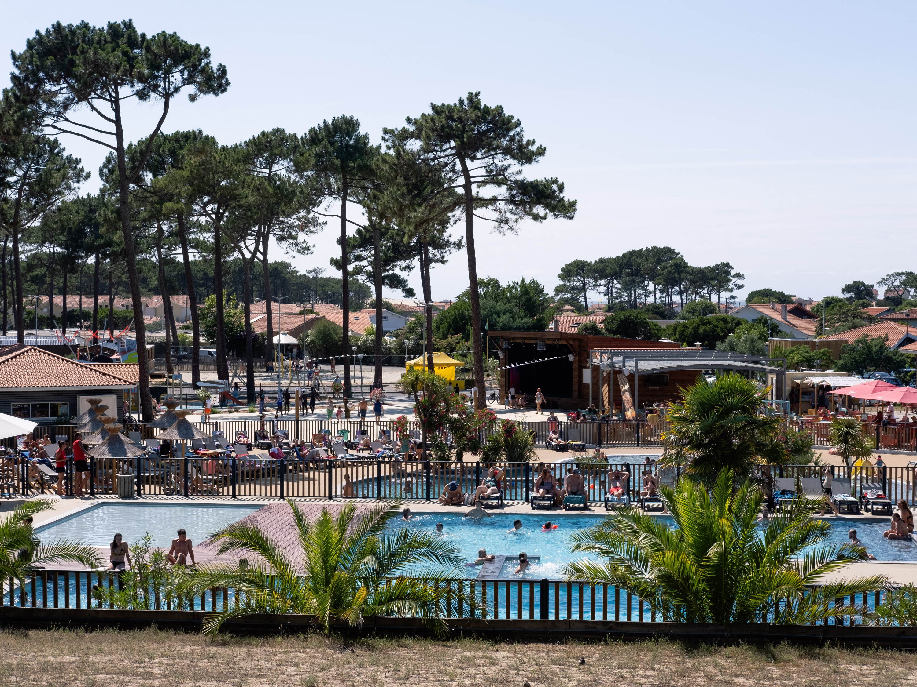 Four-year-old Belgian girl drowns in swimming pool in France 