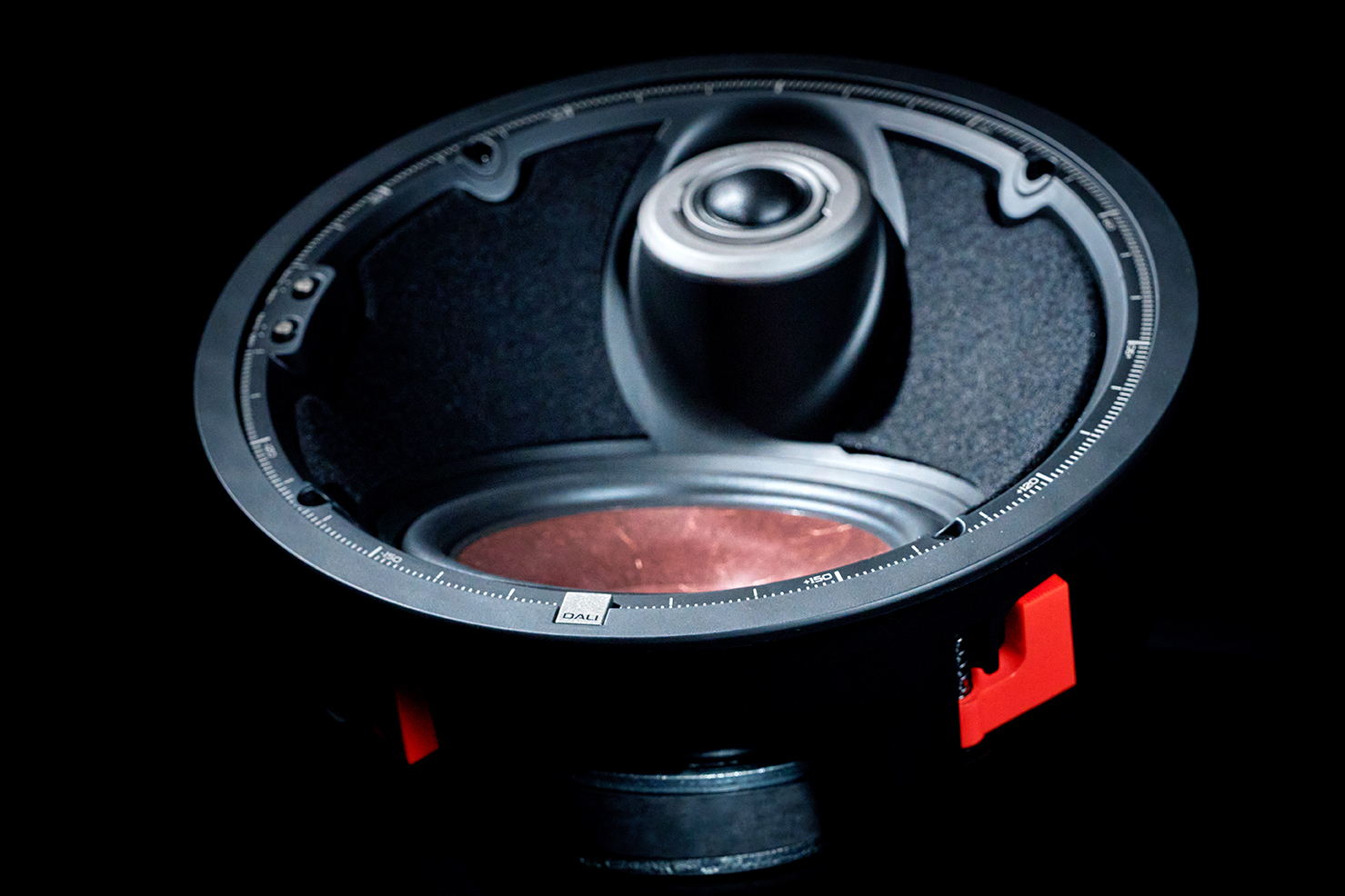 DALI at ISE 2025: New PHANTOM M-80 A in-ceiling speaker launches alongside the new PHANTOM CI AMP-4750 DSP 4-channel amplifier