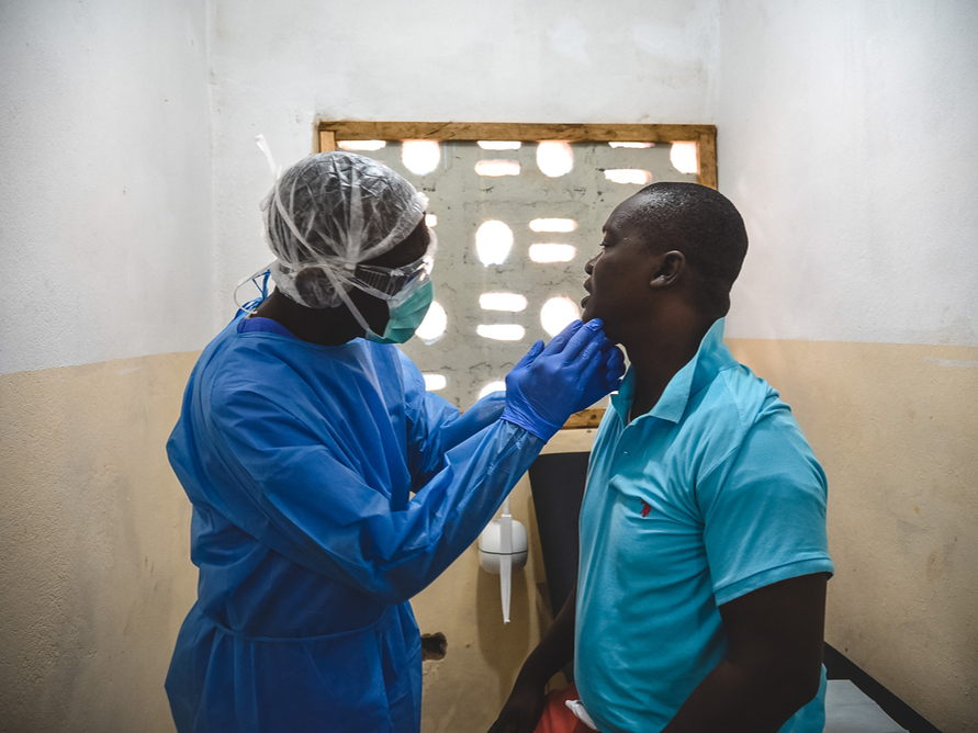 Au cœur de l'épidémie: traiter la variole du singe en Sierra Leone