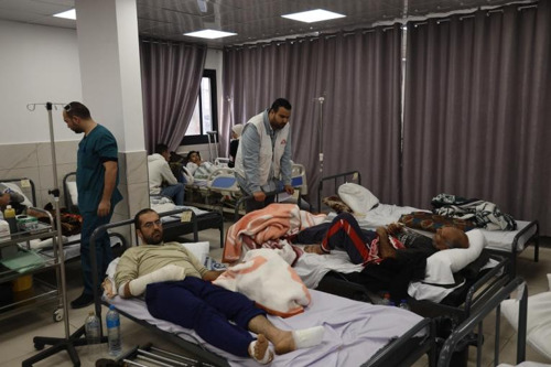 Evacuatiebevelen en zware bombardementen rond de ziekenhuizen in Gaza verhinderen gezondheidszorg voor burgers drastisch