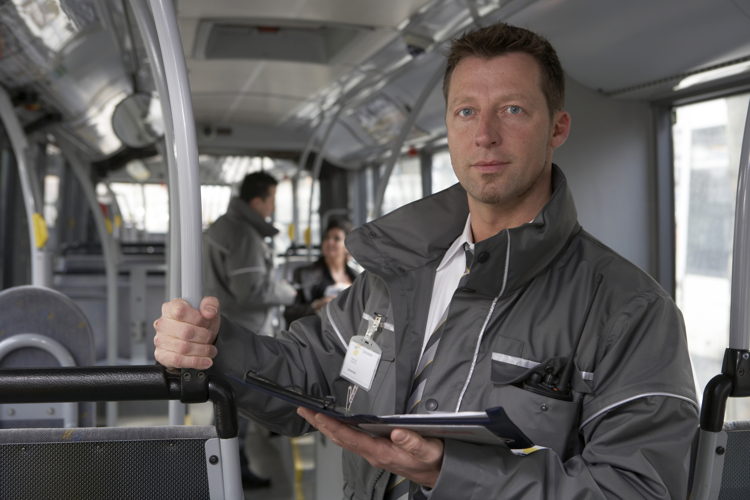 Een controleur van De Lijn. Foto: Stefaan Van Hul