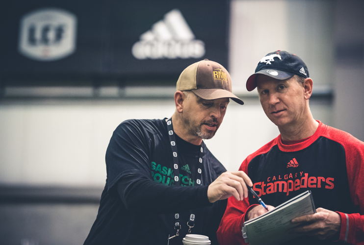 Craig et Dave Dickenson lors du camp d’évaluation de la LCF, présenté par adidas. Crédit : Johany Jutras/LCF