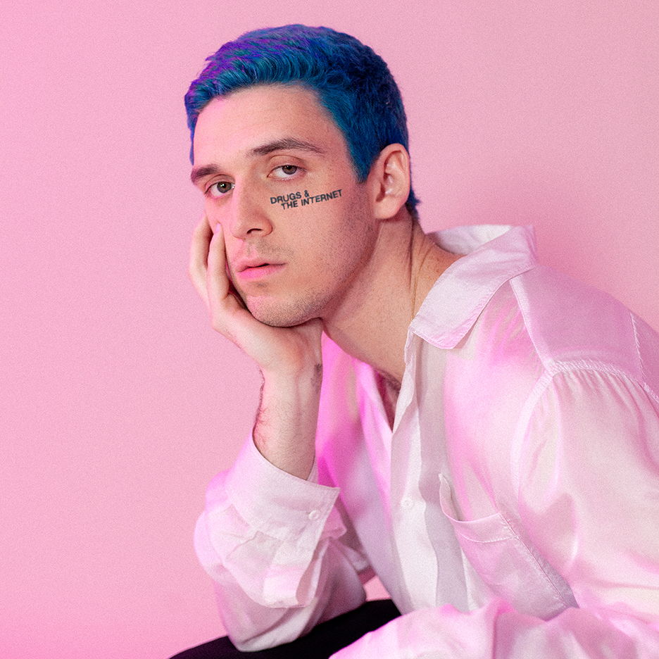 Lauv Unveils New Track & Video "Drugs & The Internet"