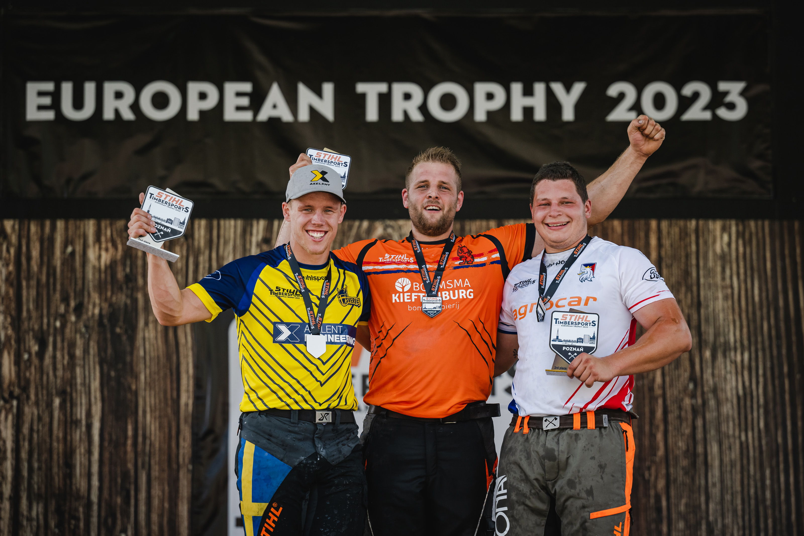 De top drie in de 2023 European Trophy: Redmer Knol uit Nederland (midden), Ferry Svan uit Zweden (links) en Matyáš Klíma uit Tsjechië (rechts).