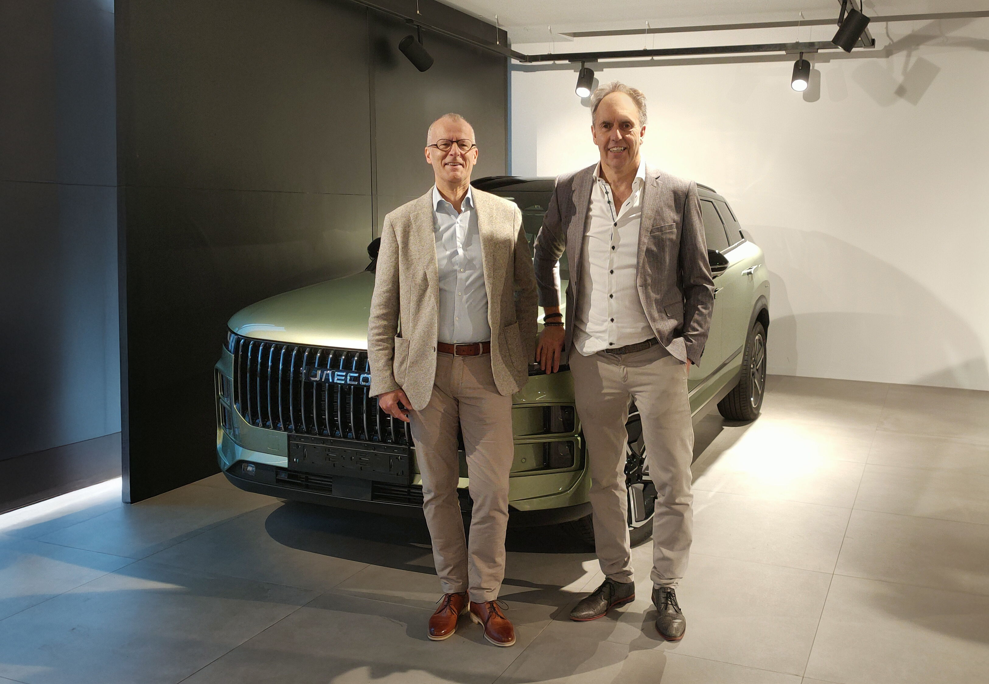 Stéphan Vanhoecke, directeur d'Imacar, & Dirk Huyck, directeur de site chez Imacar