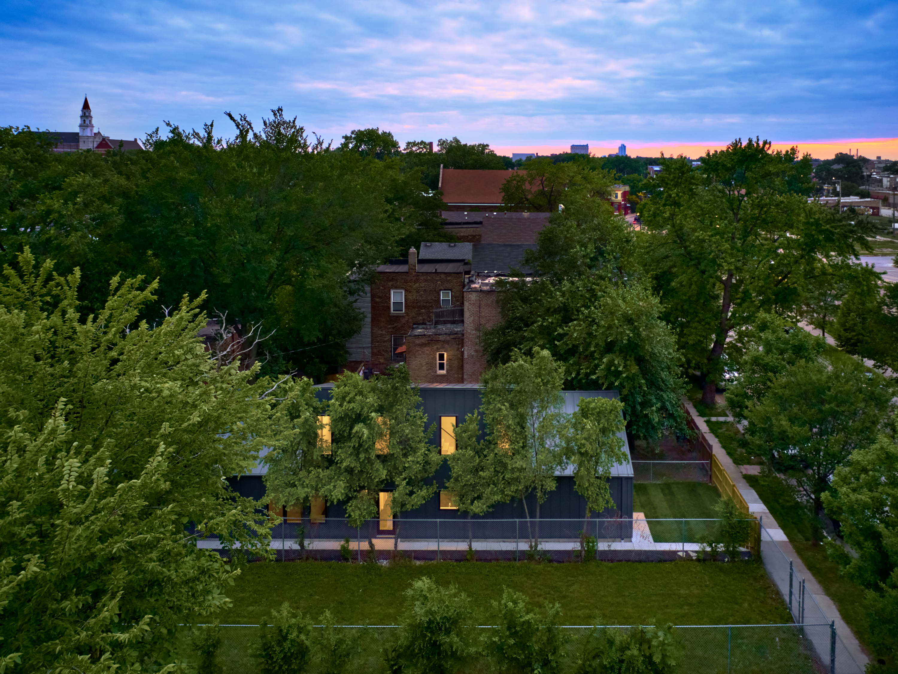 Hem House by Future Firm Makes Contemporary Architecture Available to a Broader Market in Chicago