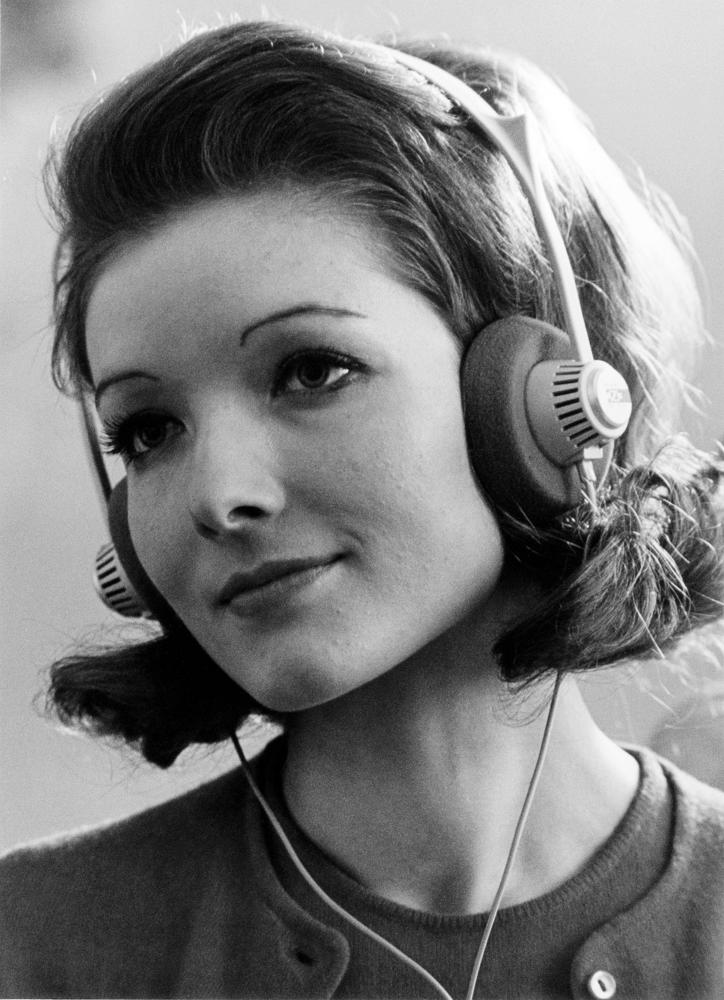The world's first open headphones, the HD 414.