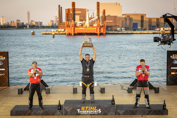 Jack Jordan en Erin LaVoie veroveren met indrukwekkende wereldrecords de belangrijkste STIHL TIMBERSPORTS® titels in Rotterdam