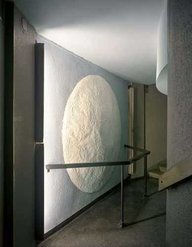 © Annemie Augustijns (BE) - The Moon Poland - 2006, courtesy valerie_traan gallery © Annemie Augustijns (BE) - The Moon Poland - 2006, courtesy valerie_traan gallery