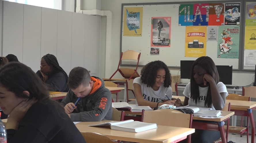 Ijeoma en Queen- De laatstejaars in Iedereen beroemd (c) VRT