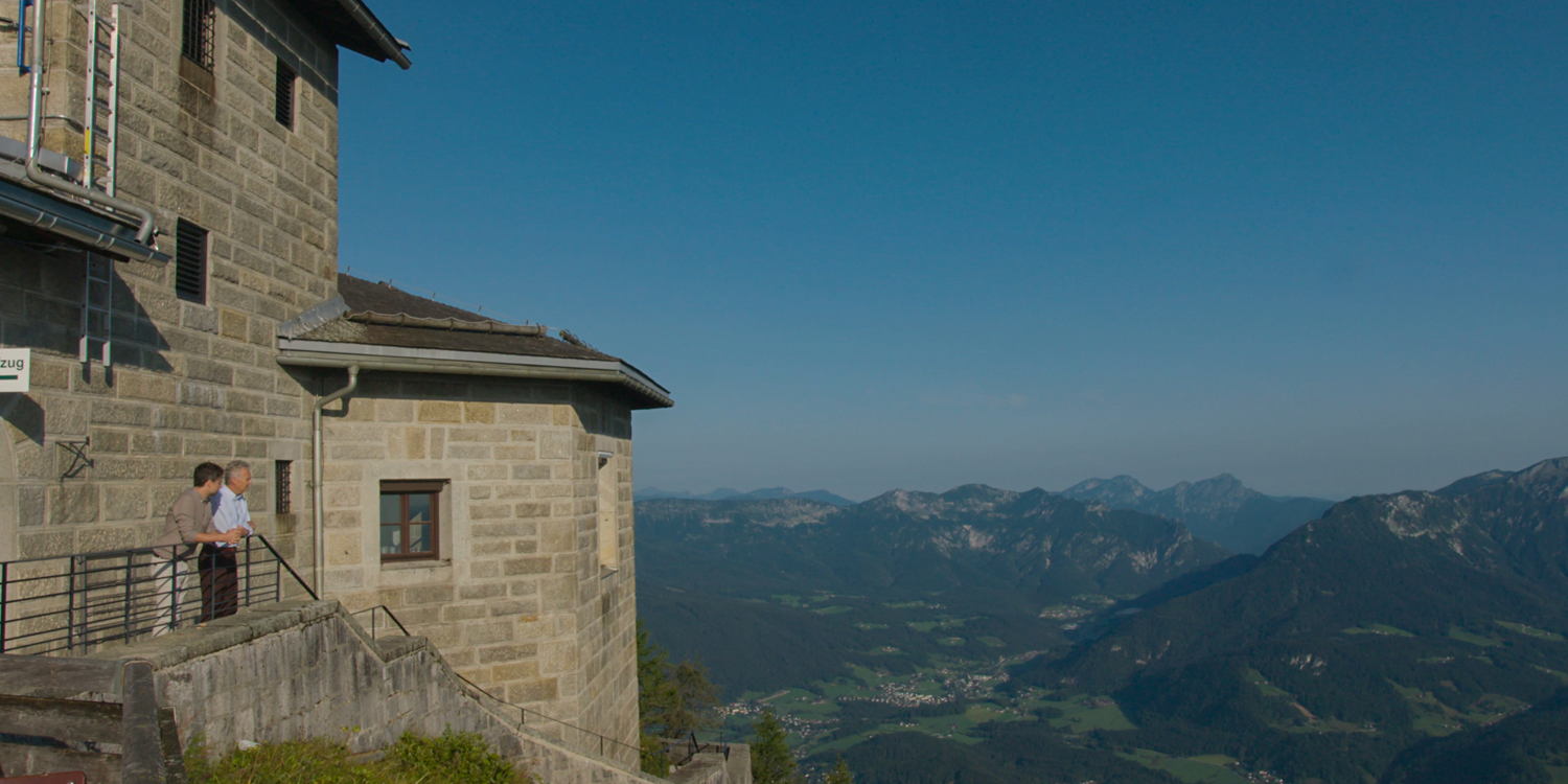 Thomas Vanderveken aan het Adelaarsnest in Berchtesgaden - (c) VRT  / Sylvester