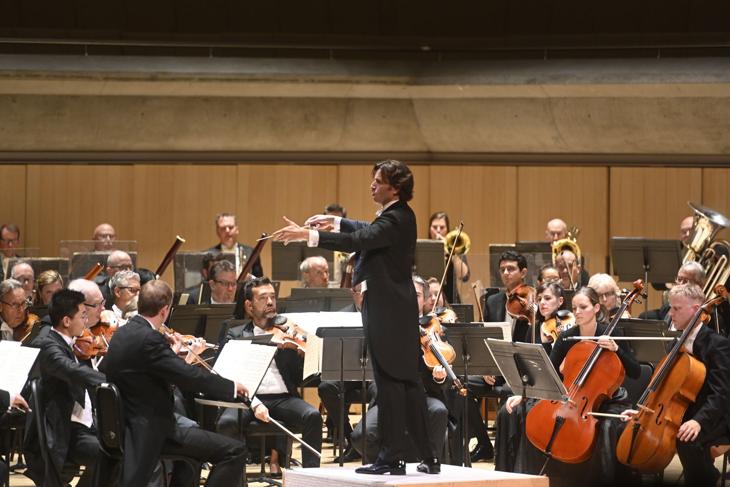 Gustavo Gimeno conducts the TSO (@Jag Gundu)