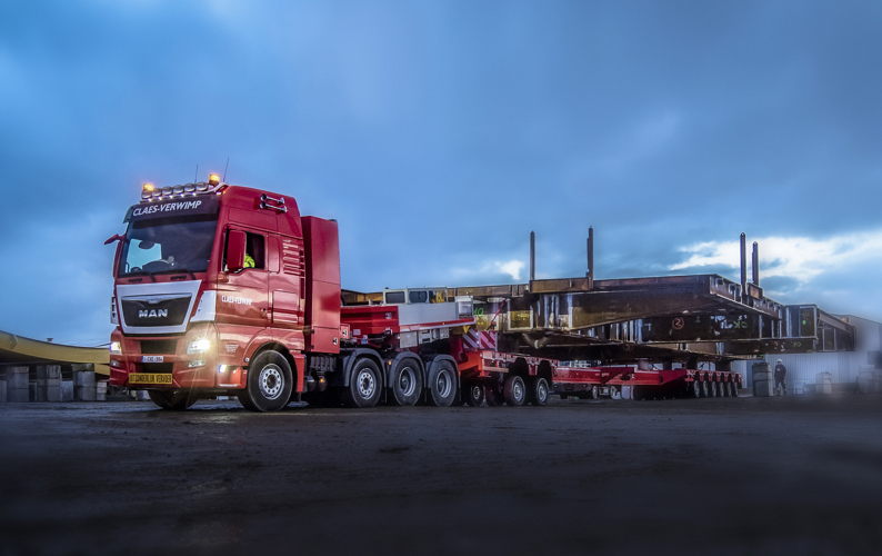Nooteboom 6-axle Manoovr semi lowloader with 2-axle Multidolly