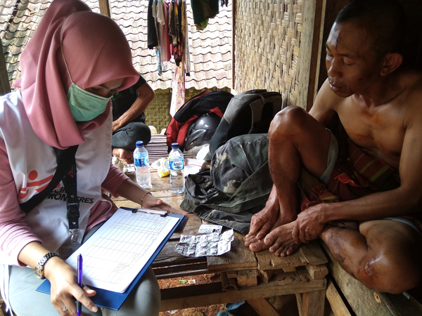 Tsunami en Indonesia: "En las zonas más remotas, hemos tratado a muchos heridos que no habían recibido todavía atención médica"
