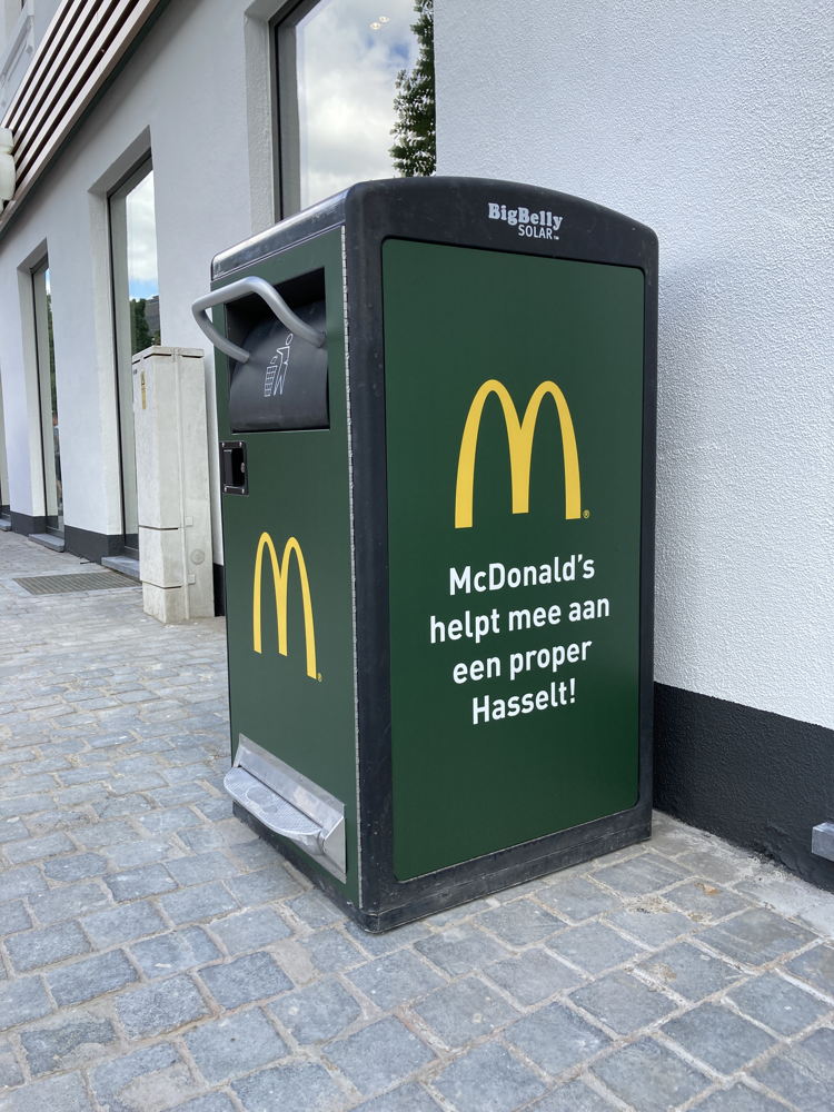 De interactieve persvuilnisbak van McDonald's Hasselt