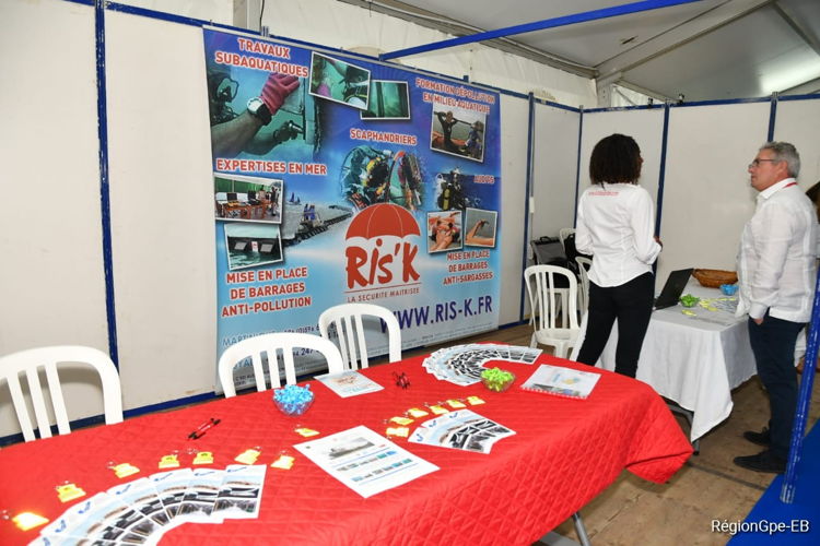 Stand featuring solutions to prevent the arrival of sargassum on the beaches at SARG'EXPO.