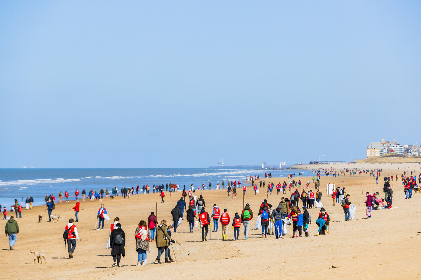 7500 vrijwilligers ruimen samen meer dan 11 miljoen kilo strandafval op