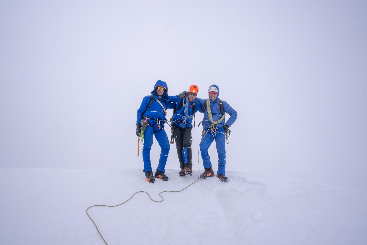 Summit of Bhagirathi III (© Hugo Beguin)