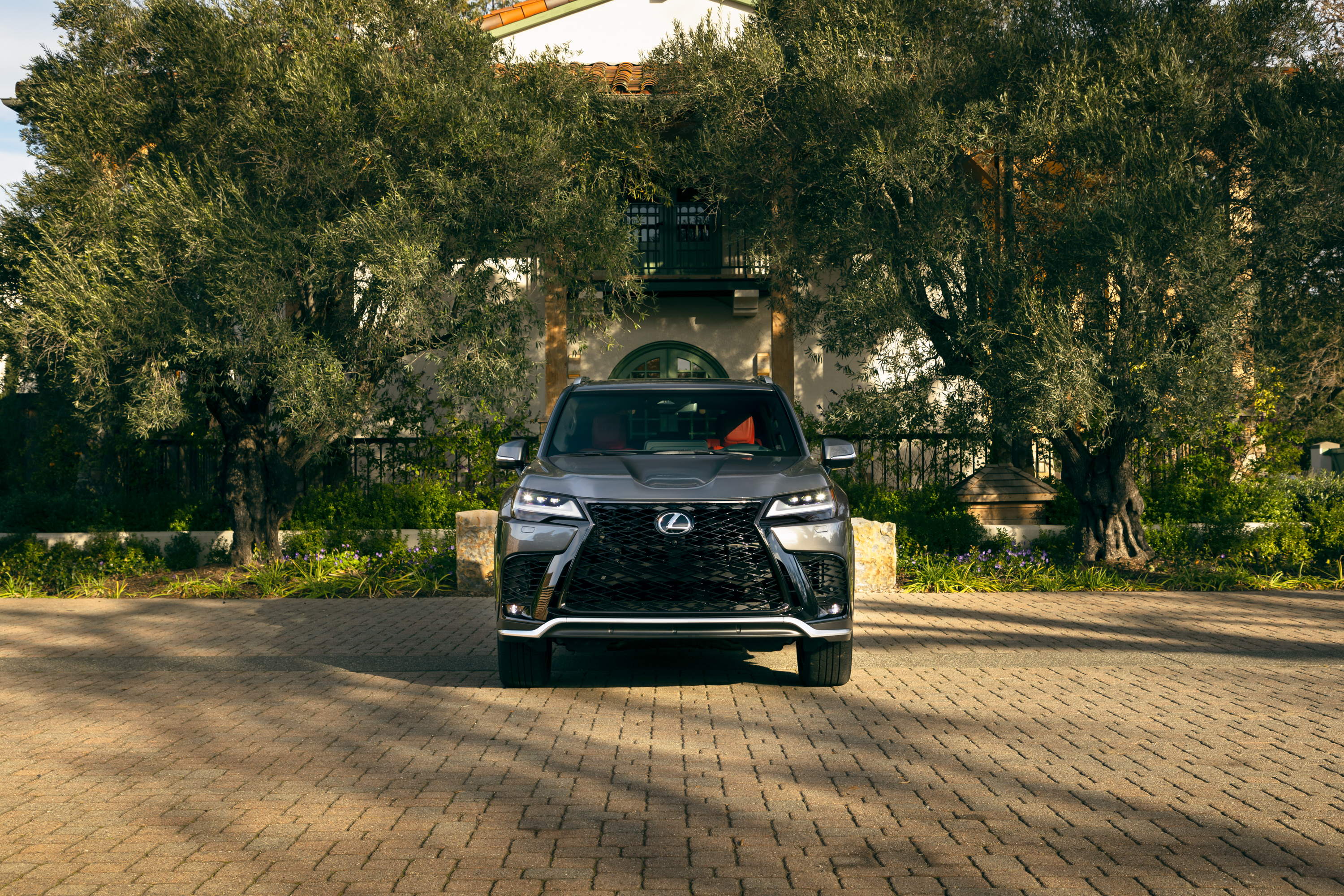 Llega a México el Lexus LX700h: el buque insignia familiar ahora con motorización híbrida