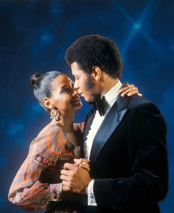 AKG2158085 1970s Dressed up couple dancing. © ClassicStock / akg-images / H. Armstrong Roberts