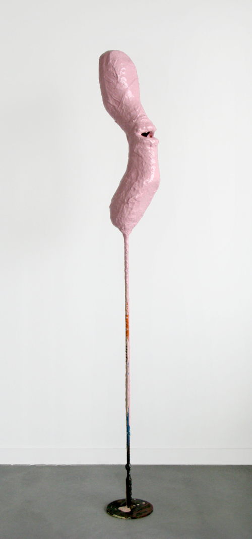 FRANZ WEST, Urinello, 2008. Papier-mâché, acrylic lacquer, metal.
127 x 12 x 15 cm. ©Archiv Franz West