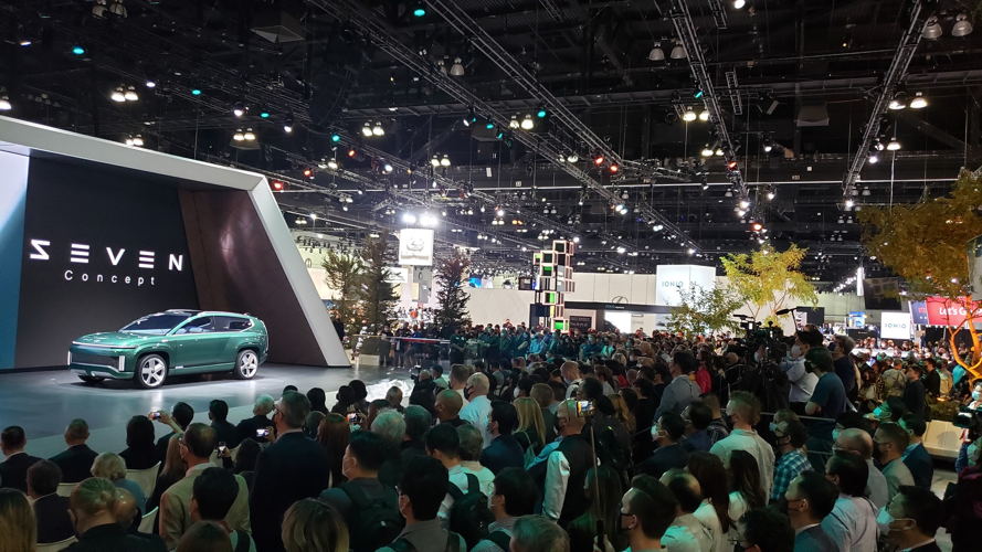 Live photos taken at AutoMobility LA 2021