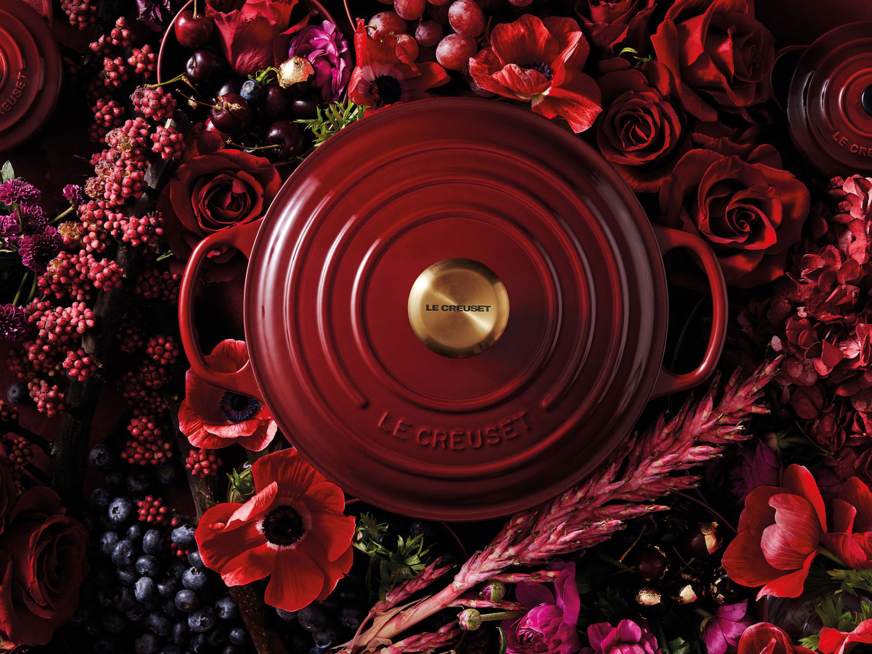 In 2024 krijgt jouw keuken dieprode accenten met de nieuwste kleur van Le Creuset: Rhône.