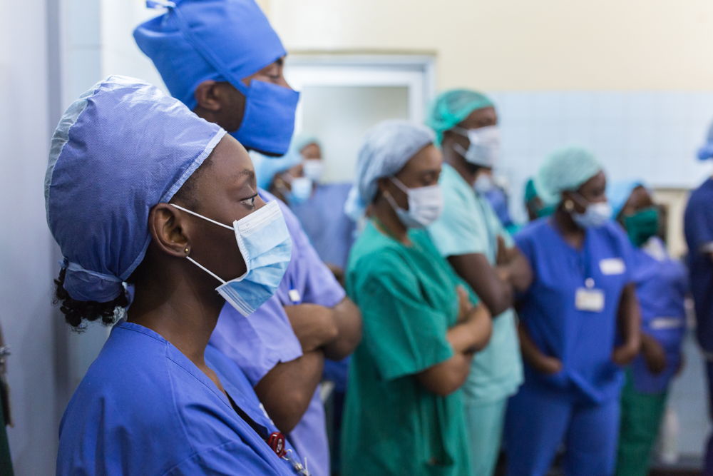 Utbildning av personal inom hälso-och sjukvård.  Foto:  Mercy Ships
