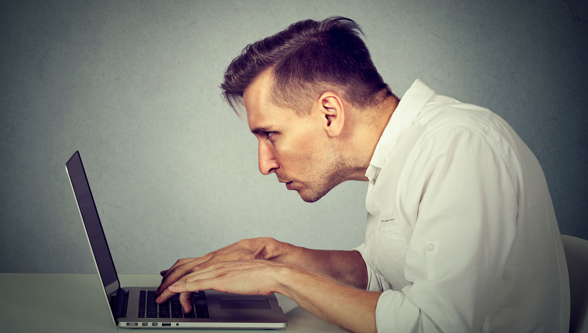 9 op de 10 kantoorwerknemers kampen met fysieke klachten op het werk