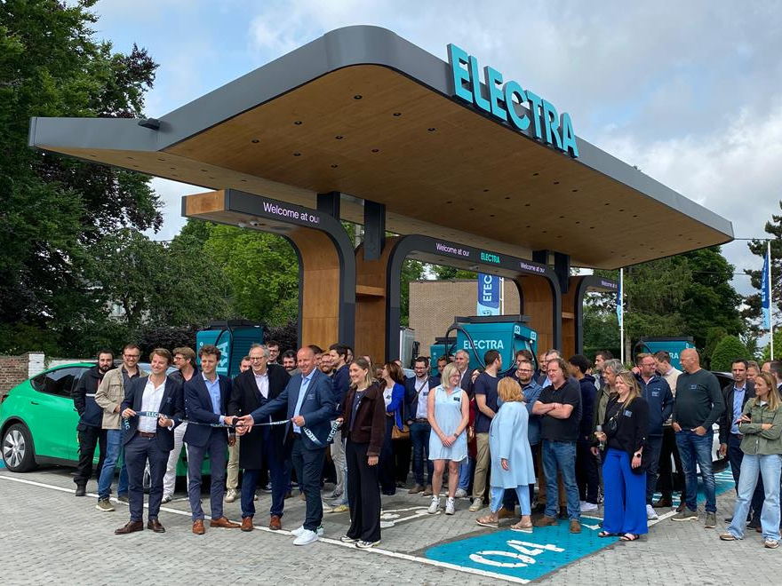 Mijlpaal: snellaadspecialist Electra opent 100ste snellaadstation in België 