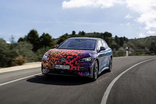 Gecamoufleerde tests van de nieuwe ID.7: de elektrische reisberline van Volkswagen maakt zijn debuut