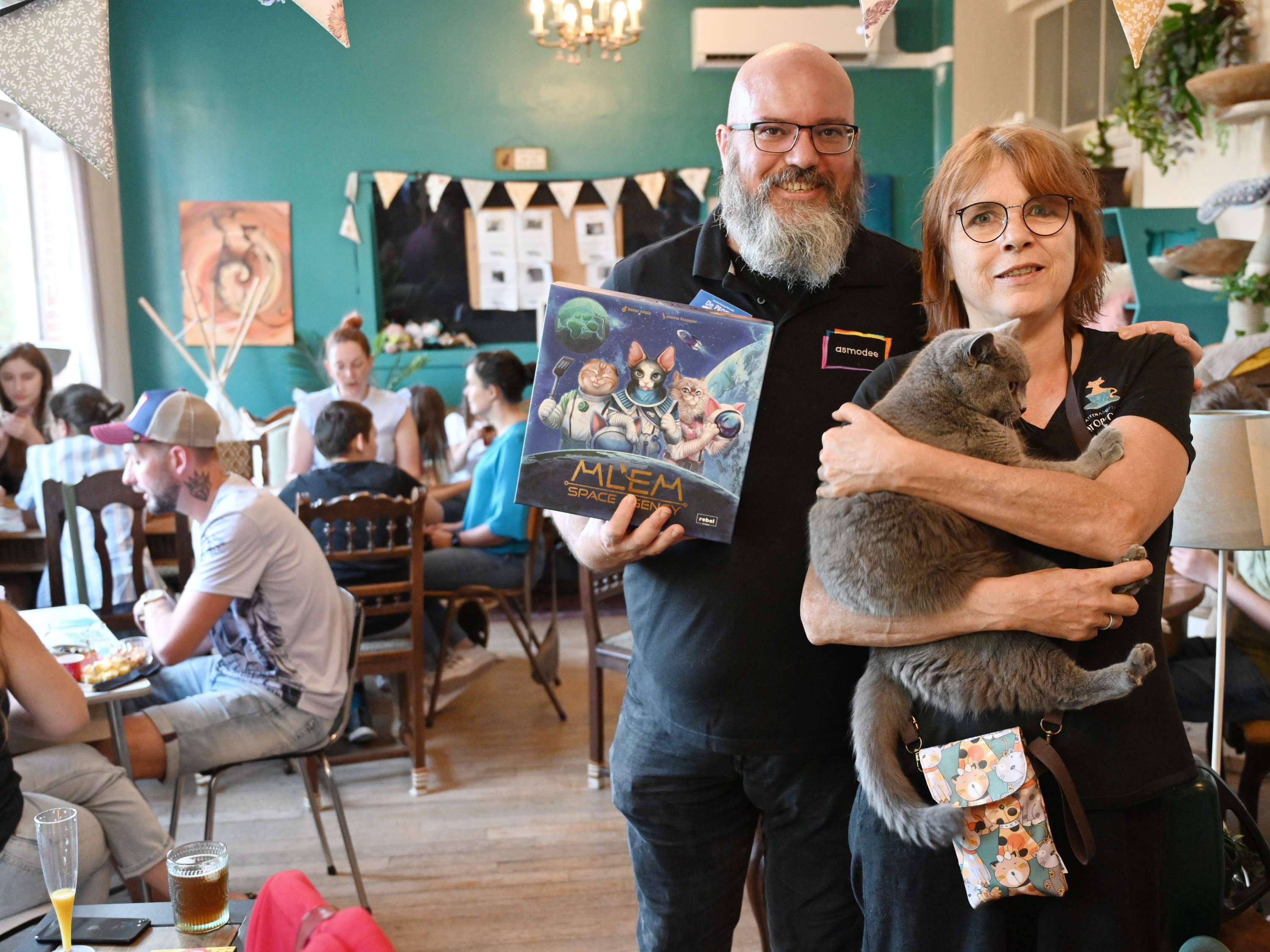 Persbericht- Internationale kattendag op 8 augustus: 25 catlovers spelen kattenspellen in Kattenadoptiecafé ‘Kat op Schoot’ in Tongeren