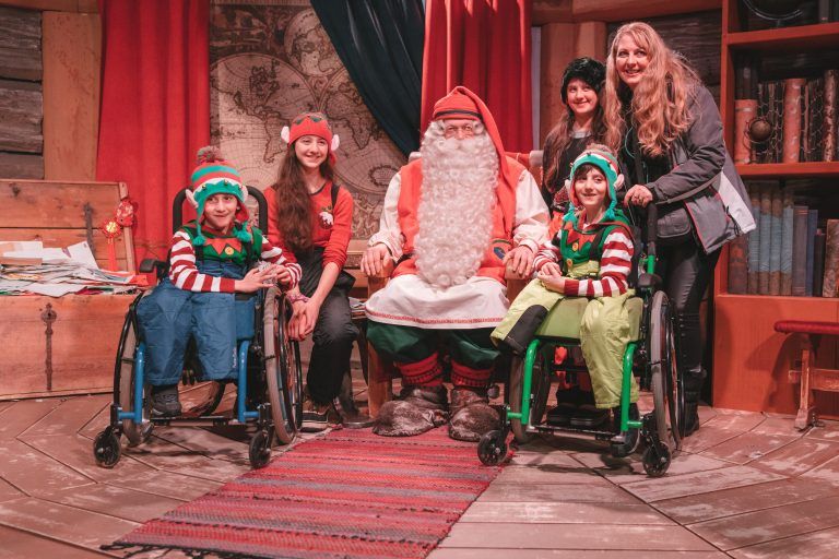 With the ‘Celebrate Christmas another way’ campaign, ŠKODA took nine families from around Europe on a special Christmas adventure. This video shows what they experienced on their tour of Lapland and the Christmas village in the Arctic Circle.