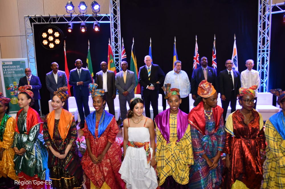 Opening Ceremony of the Special Meeting of the OECS Authority and ceremony of the accession of Guadeloupe to the OECS. From left to right, President of the Regional Council of Guadeloupe Ary Chalus, President of the Collectivity of Martinique Alfred Marie-Jeanne and Chairman of the OECS and Prime Minister of Saint Vincent and the Grenadines the Hon. Ralph Gonsalves. © Région Guadeloupe