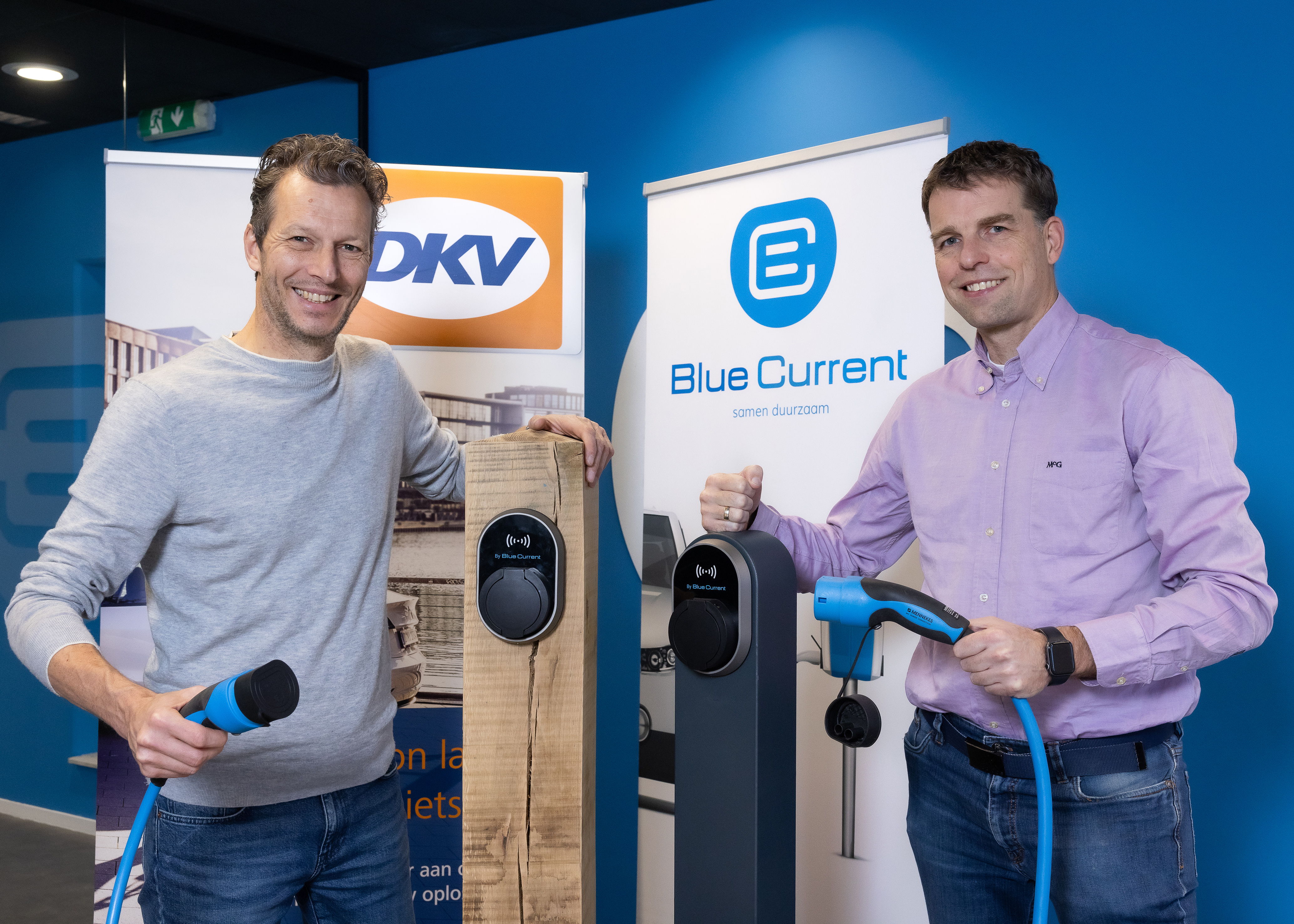Bas Bullens, Head of eMobilty Benelux bij DKV Mobility, en Arnoud Fontein, Directeur bij Blue Current