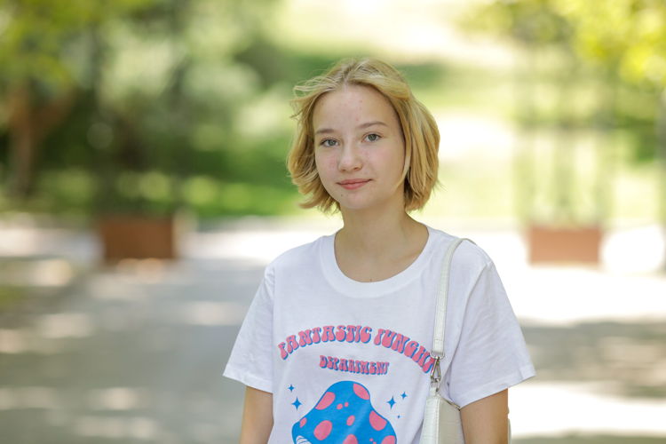Arina, 13, says she misses her life in Ukraine