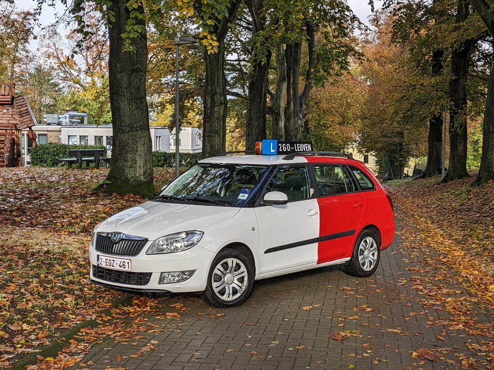 Stad Leuven schenkt auto om kwetsbare jongeren te leren autorijden